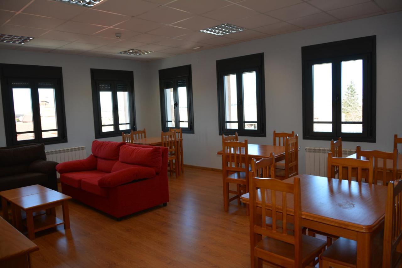 Albergue Villa Nava De La Asuncion ภายนอก รูปภาพ