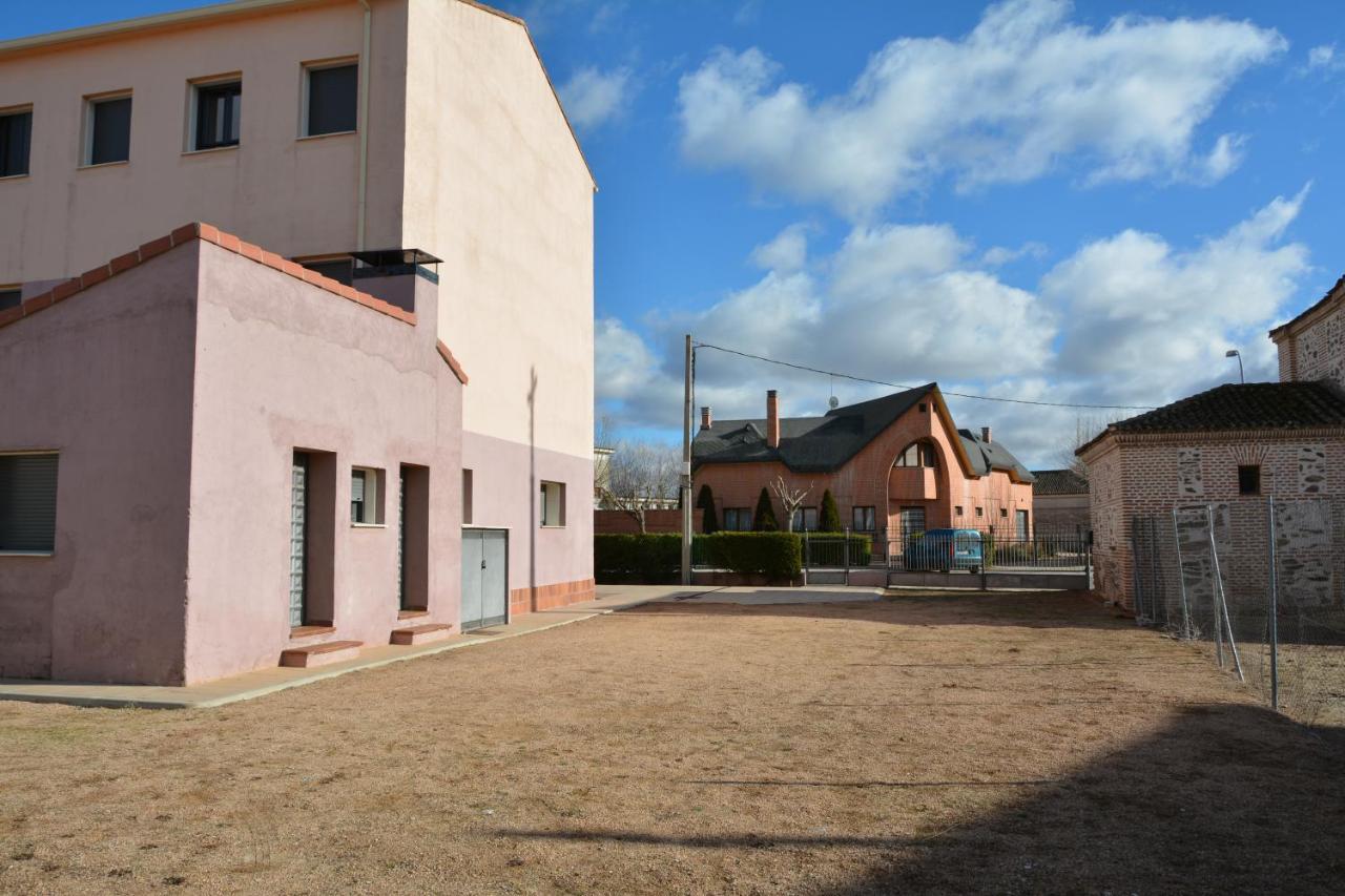 Albergue Villa Nava De La Asuncion ภายนอก รูปภาพ