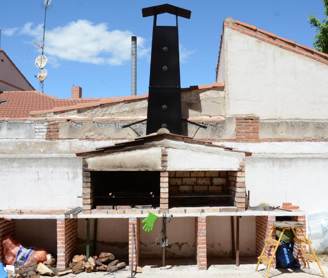 Albergue Villa Nava De La Asuncion ภายนอก รูปภาพ
